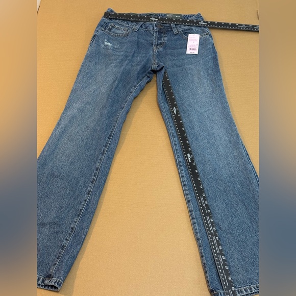 Assorted Clothing Box Mix – Great for Personal Use, Gifting,or Resale - Picture 10 of 11